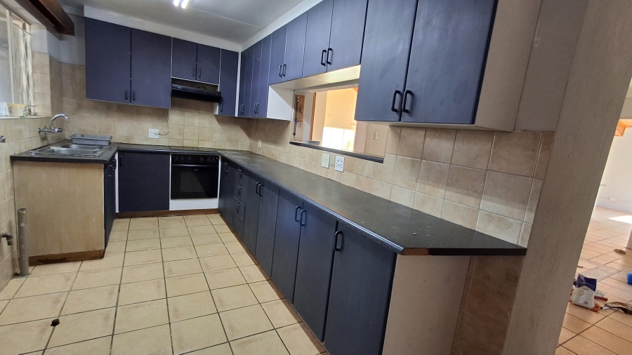 4 Bedroom Property for Sale in The Reeds Gauteng