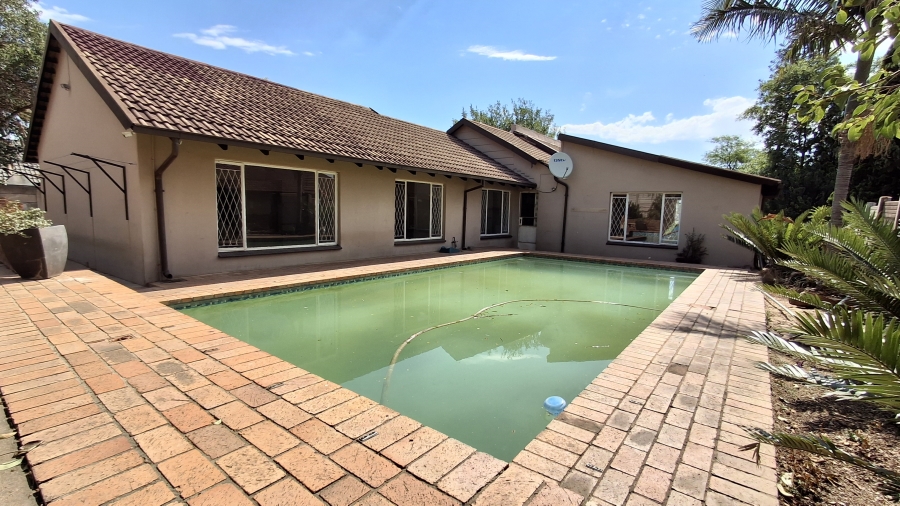 4 Bedroom Property for Sale in The Reeds Gauteng