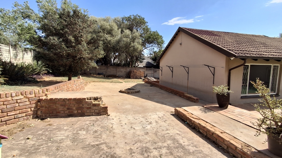 4 Bedroom Property for Sale in The Reeds Gauteng