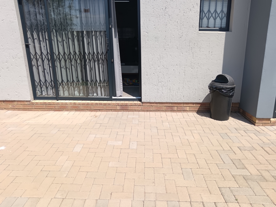 3 Bedroom Property for Sale in Thatchfield Estate Gauteng