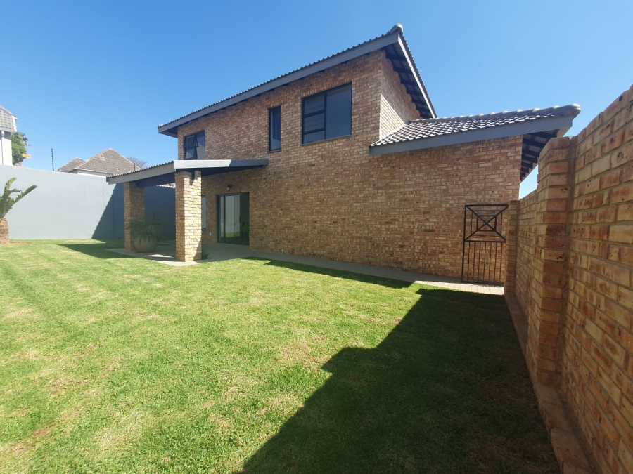 3 Bedroom Property for Sale in Radiokop Gauteng