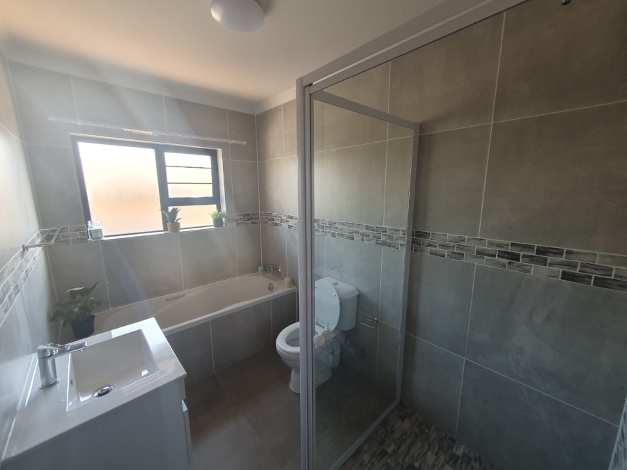 3 Bedroom Property for Sale in Radiokop Gauteng