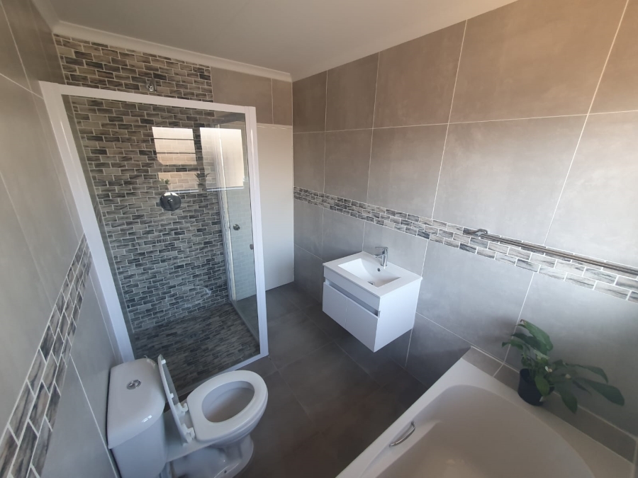 3 Bedroom Property for Sale in Radiokop Gauteng