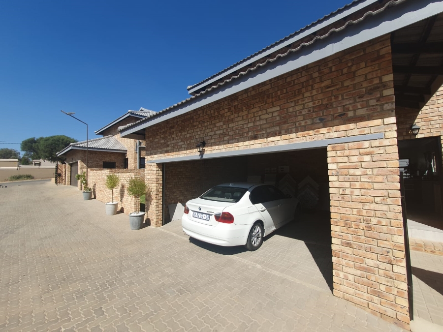 3 Bedroom Property for Sale in Radiokop Gauteng