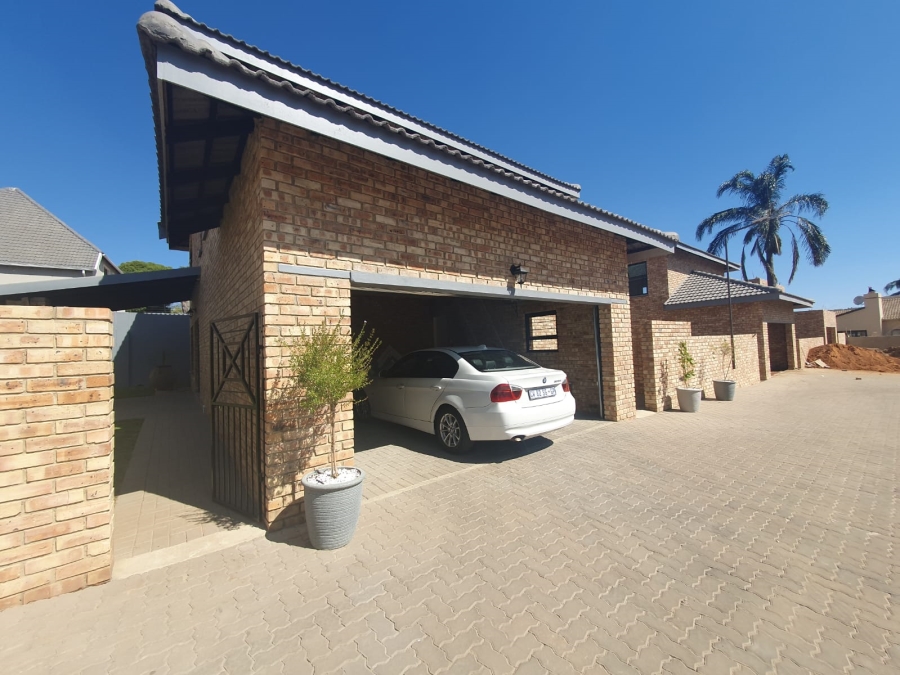 3 Bedroom Property for Sale in Radiokop Gauteng