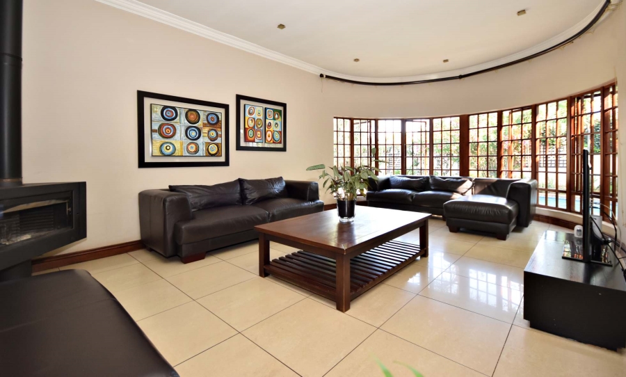 5 Bedroom Property for Sale in Greenside Gauteng