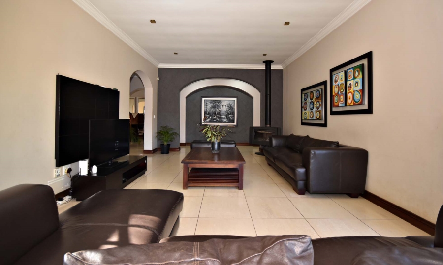 5 Bedroom Property for Sale in Greenside Gauteng