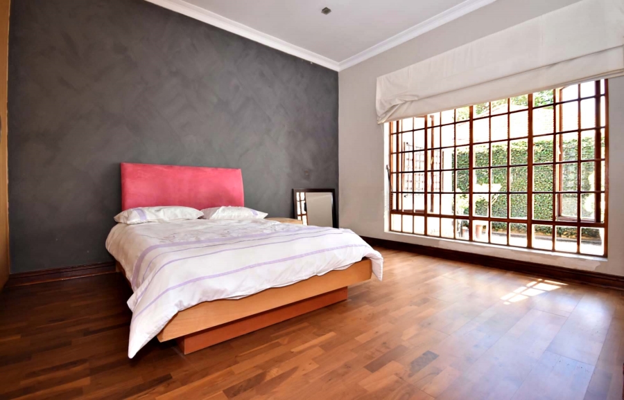 5 Bedroom Property for Sale in Greenside Gauteng