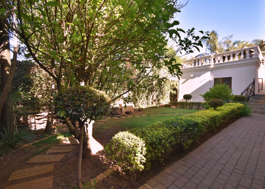 5 Bedroom Property for Sale in Greenside Gauteng