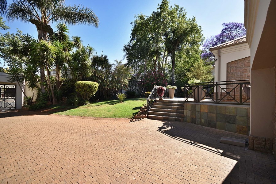 5 Bedroom Property for Sale in Greenside Gauteng