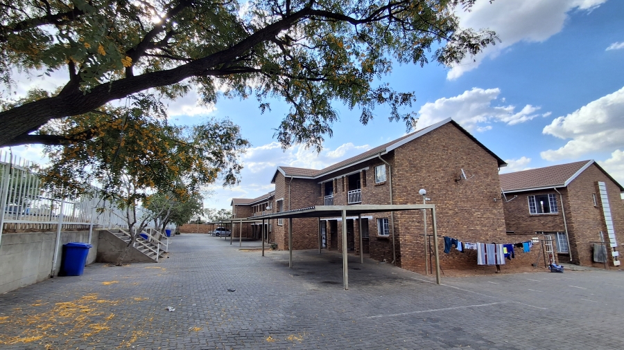 2 Bedroom Property for Sale in West Park Gauteng