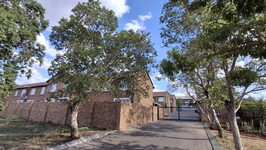 2 Bedroom Property for Sale in West Park Gauteng