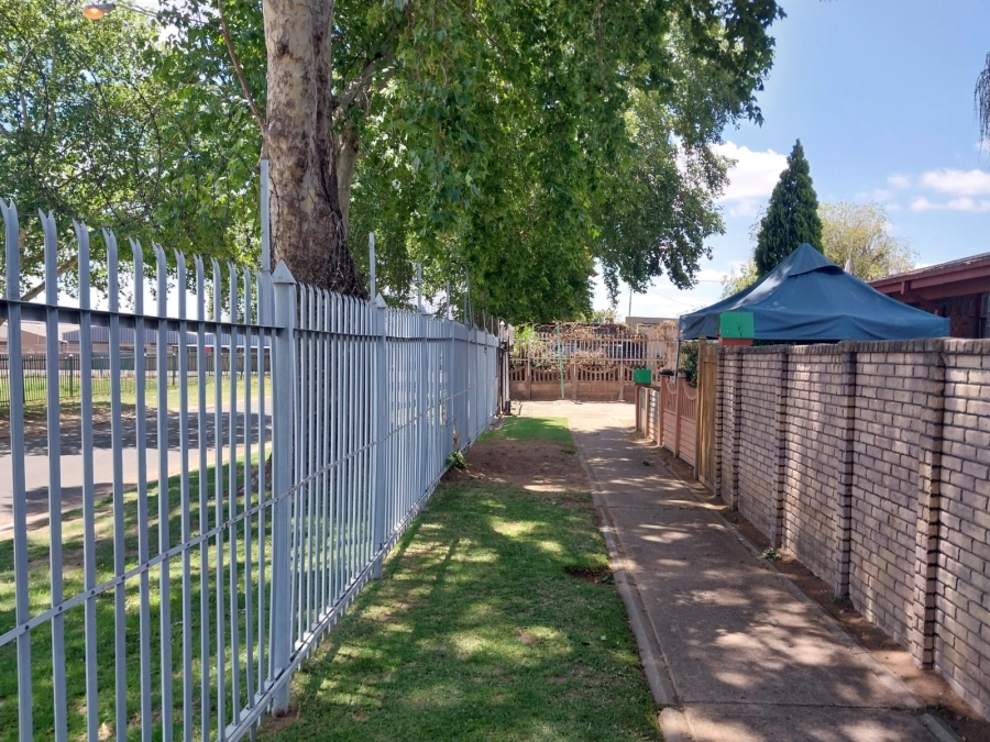 2 Bedroom Property for Sale in Hermanstad Gauteng