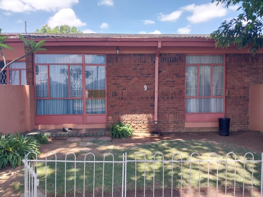 2 Bedroom Property for Sale in Hermanstad Gauteng