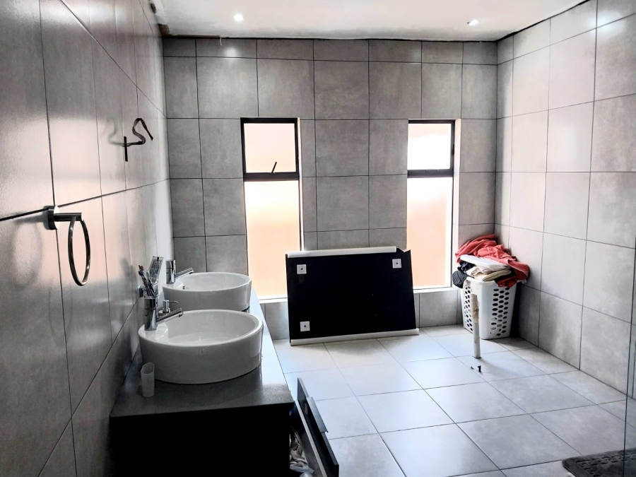 7 Bedroom Property for Sale in Pretoria Gardens Gauteng