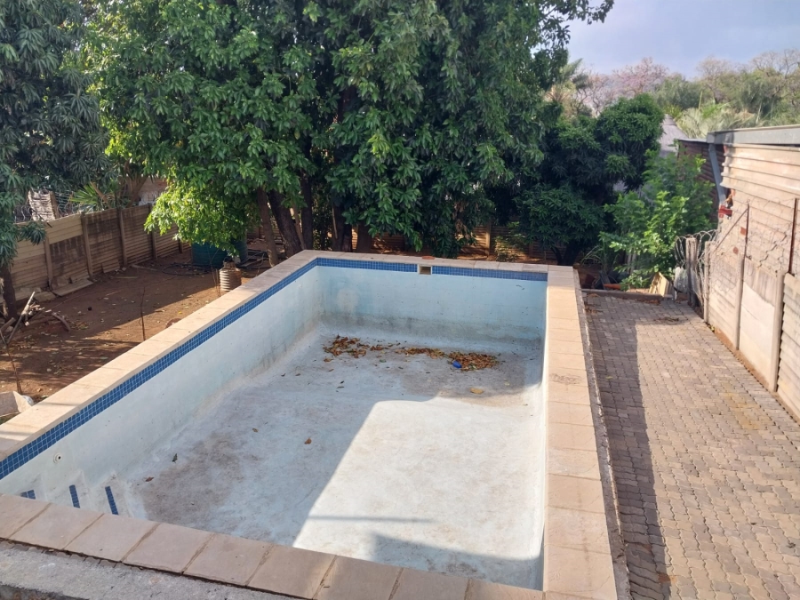 7 Bedroom Property for Sale in Pretoria Gardens Gauteng