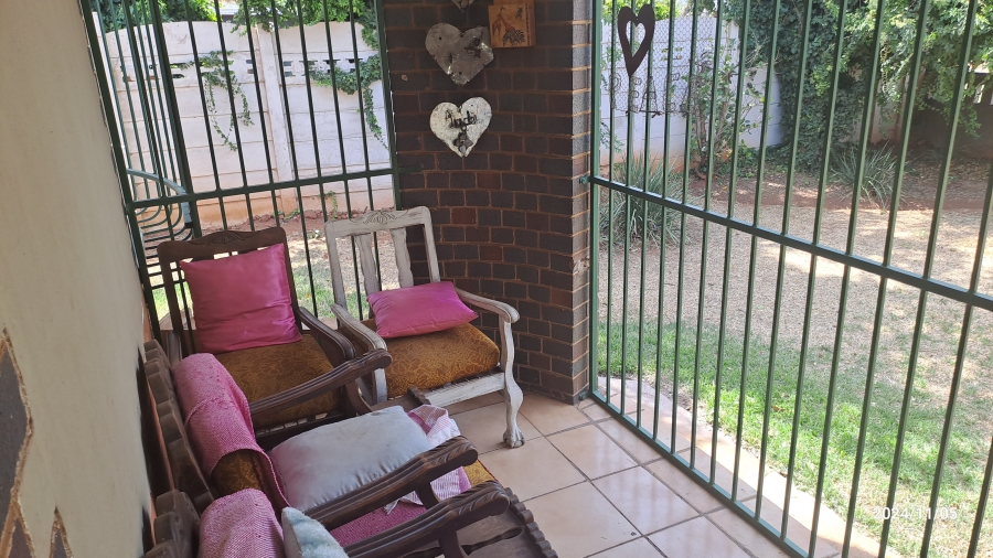 To Let 3 Bedroom Property for Rent in Mountain View Gauteng