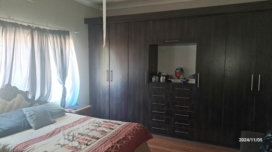 To Let 3 Bedroom Property for Rent in Mountain View Gauteng