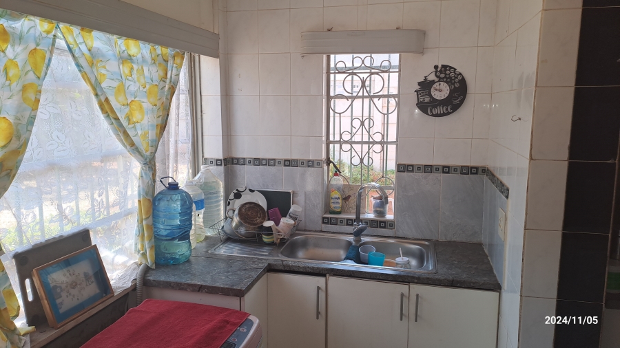 To Let 3 Bedroom Property for Rent in Mountain View Gauteng