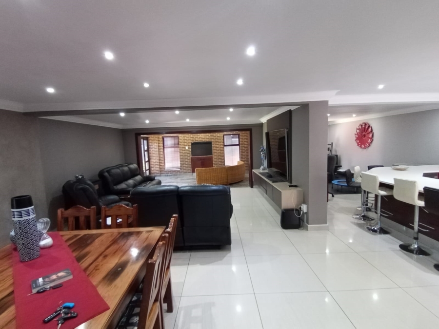 3 Bedroom Property for Sale in Vanderbijlpark SW 5 Gauteng