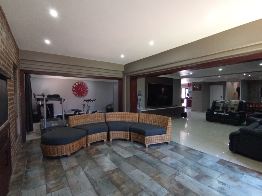 3 Bedroom Property for Sale in Vanderbijlpark SW 5 Gauteng