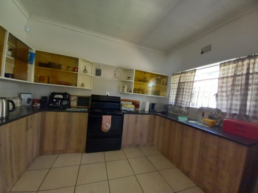 4 Bedroom Property for Sale in Unitas Park Gauteng