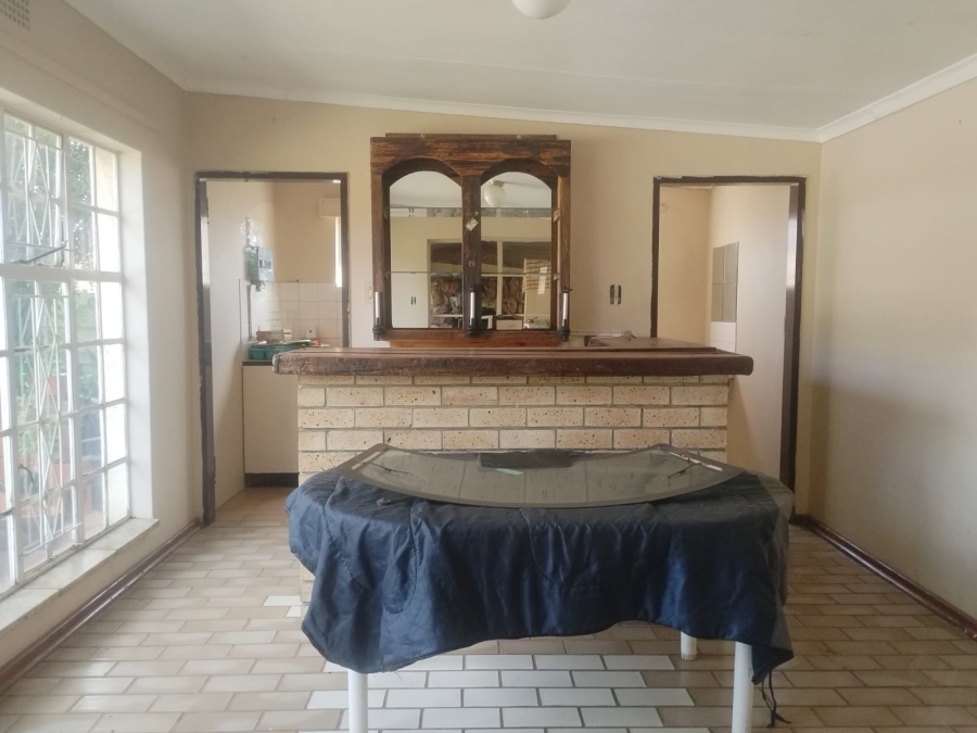 4 Bedroom Property for Sale in Unitas Park Gauteng