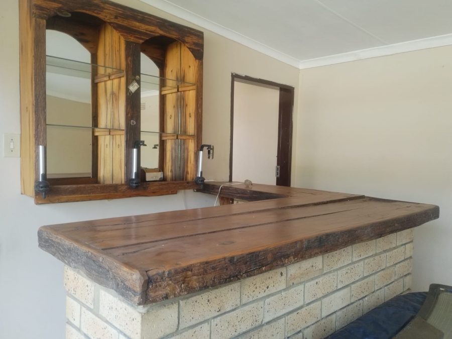 4 Bedroom Property for Sale in Unitas Park Gauteng