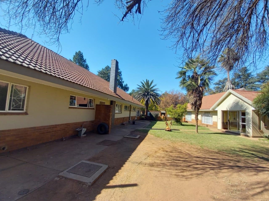 4 Bedroom Property for Sale in Unitas Park Gauteng