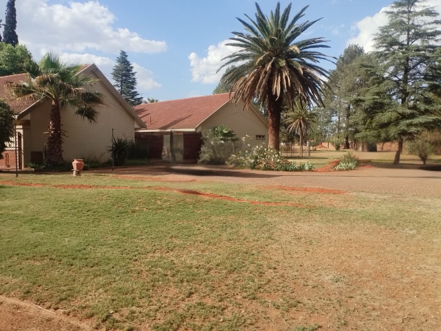 4 Bedroom Property for Sale in Unitas Park Gauteng