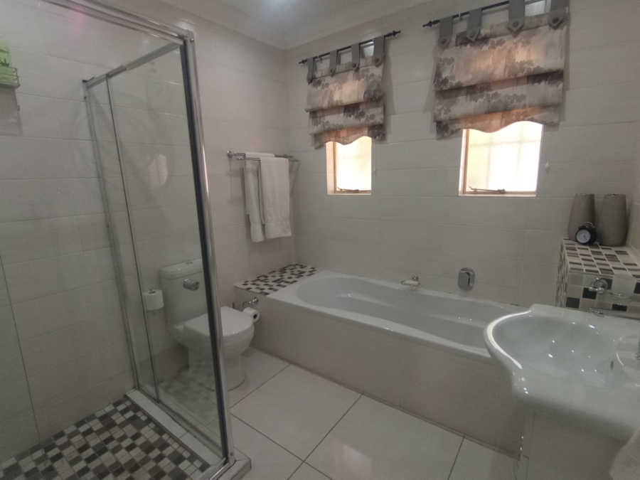 4 Bedroom Property for Sale in Three Rivers East Gauteng