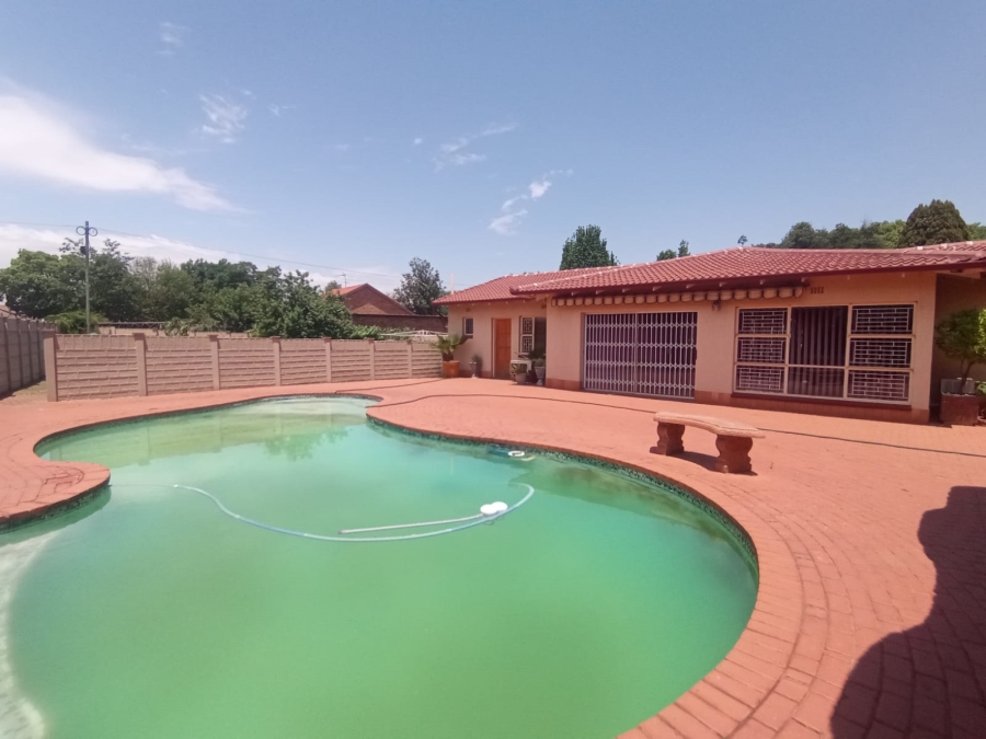 4 Bedroom Property for Sale in Three Rivers East Gauteng