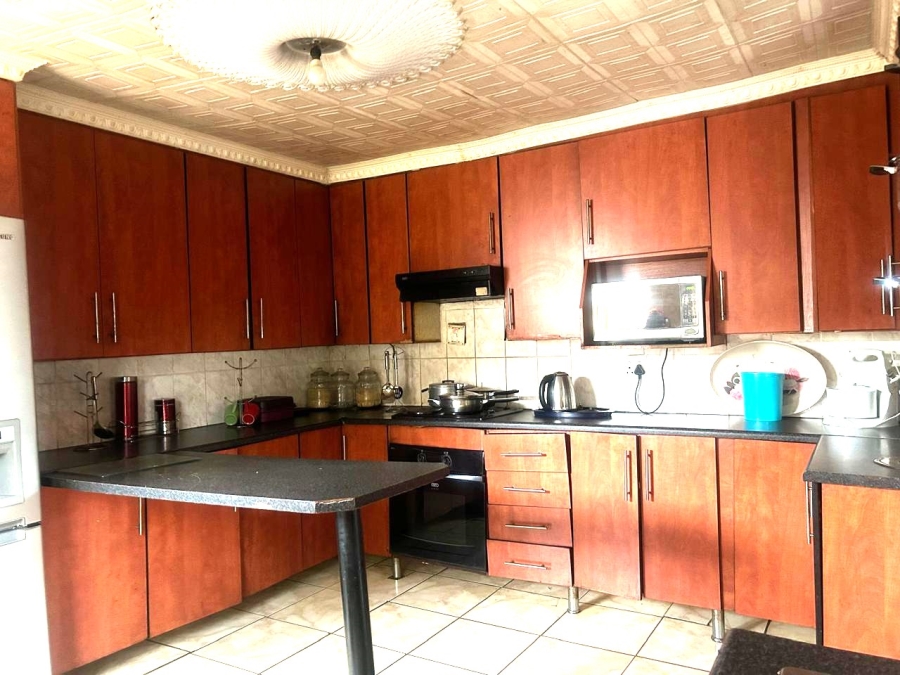 3 Bedroom Property for Sale in Moleleki Gauteng