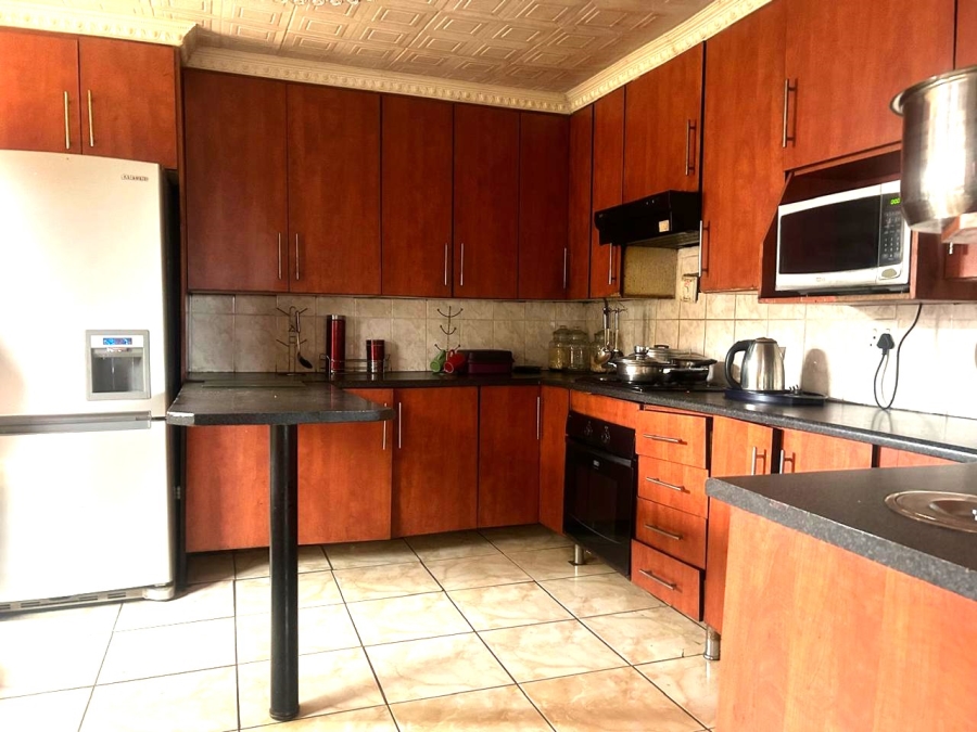 3 Bedroom Property for Sale in Moleleki Gauteng