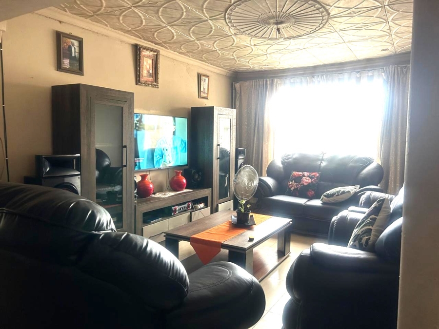 3 Bedroom Property for Sale in Moleleki Gauteng