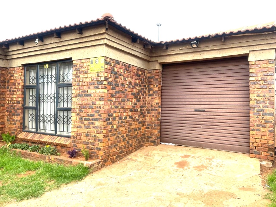 3 Bedroom Property for Sale in Moleleki Gauteng