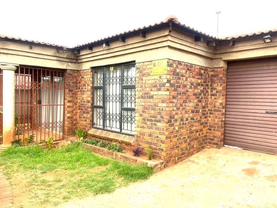 3 Bedroom Property for Sale in Moleleki Gauteng