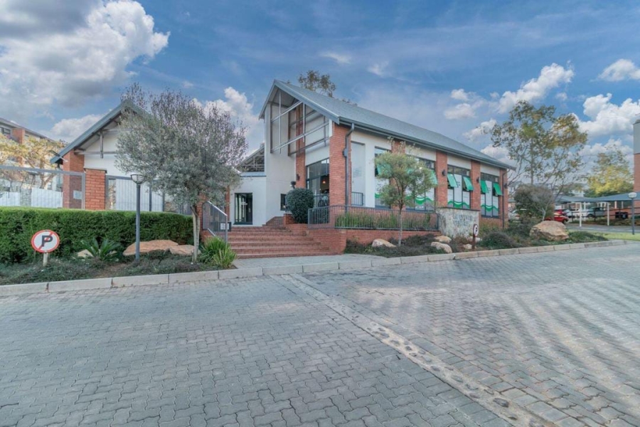 3 Bedroom Property for Sale in Oakdene Gauteng