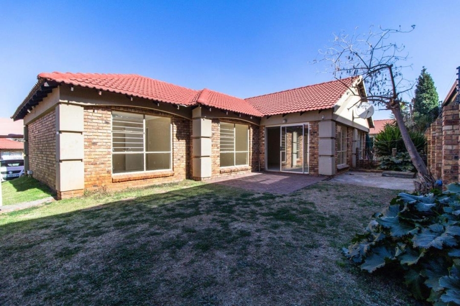 2 Bedroom Property for Sale in Liefde en Vrede Gauteng