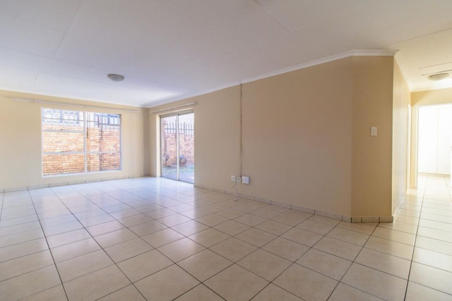 2 Bedroom Property for Sale in Liefde en Vrede Gauteng