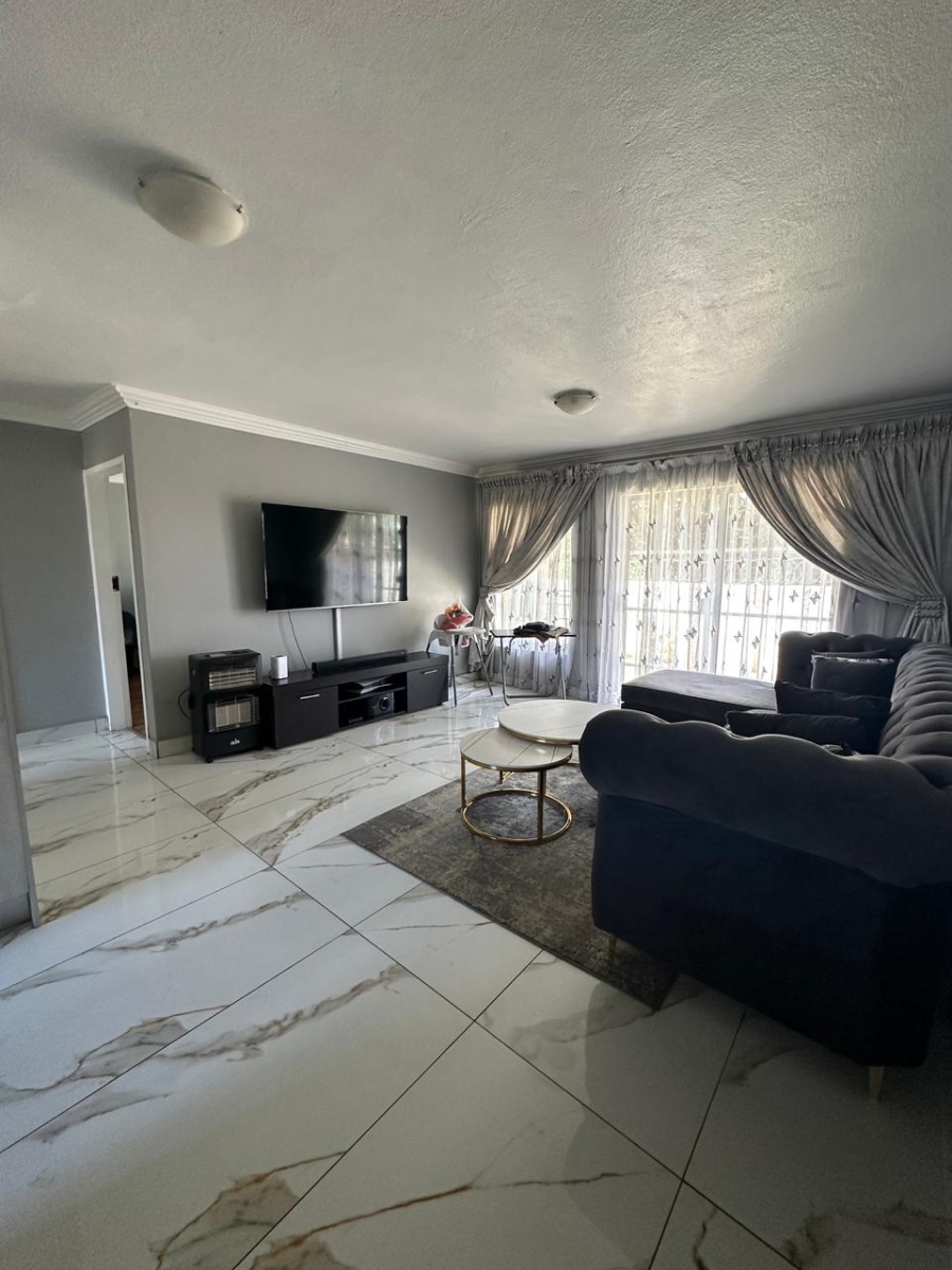 2 Bedroom Property for Sale in Willow Park Manor Gauteng