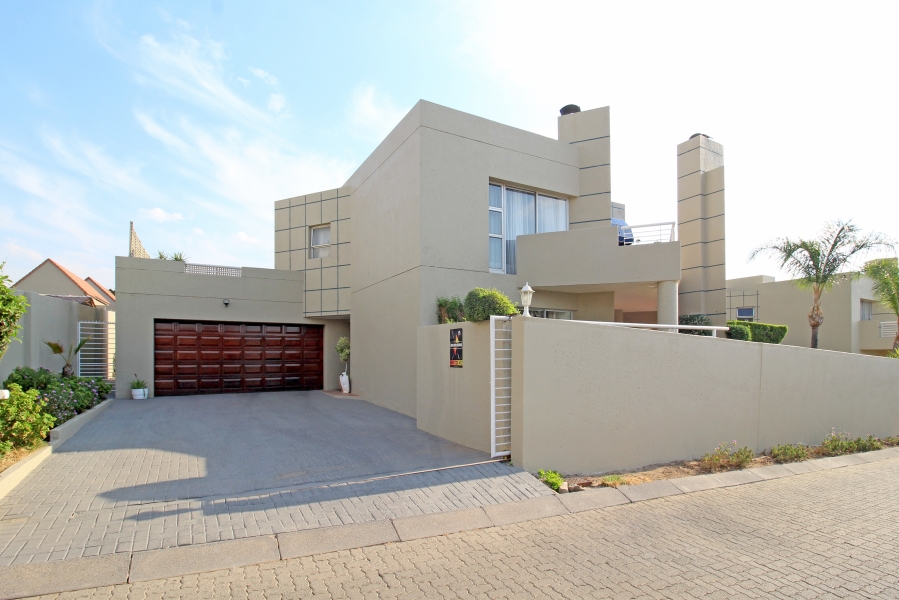 3 Bedroom Property for Sale in Sunninghill Gauteng