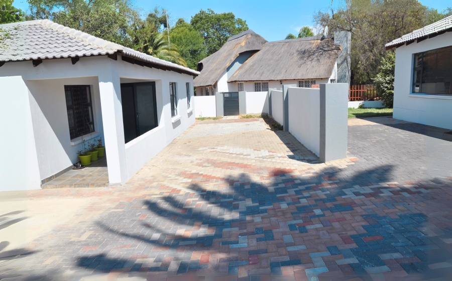 To Let 2 Bedroom Property for Rent in Buccleuch Gauteng