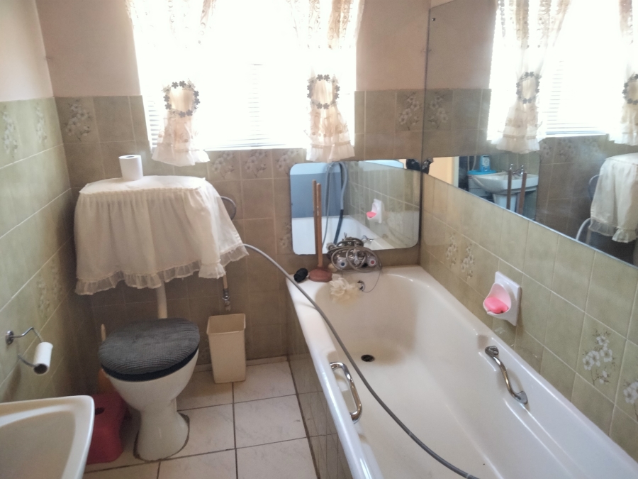 3 Bedroom Property for Sale in Tarlton Gauteng