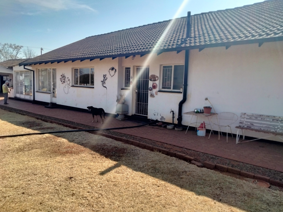 3 Bedroom Property for Sale in Tarlton Gauteng