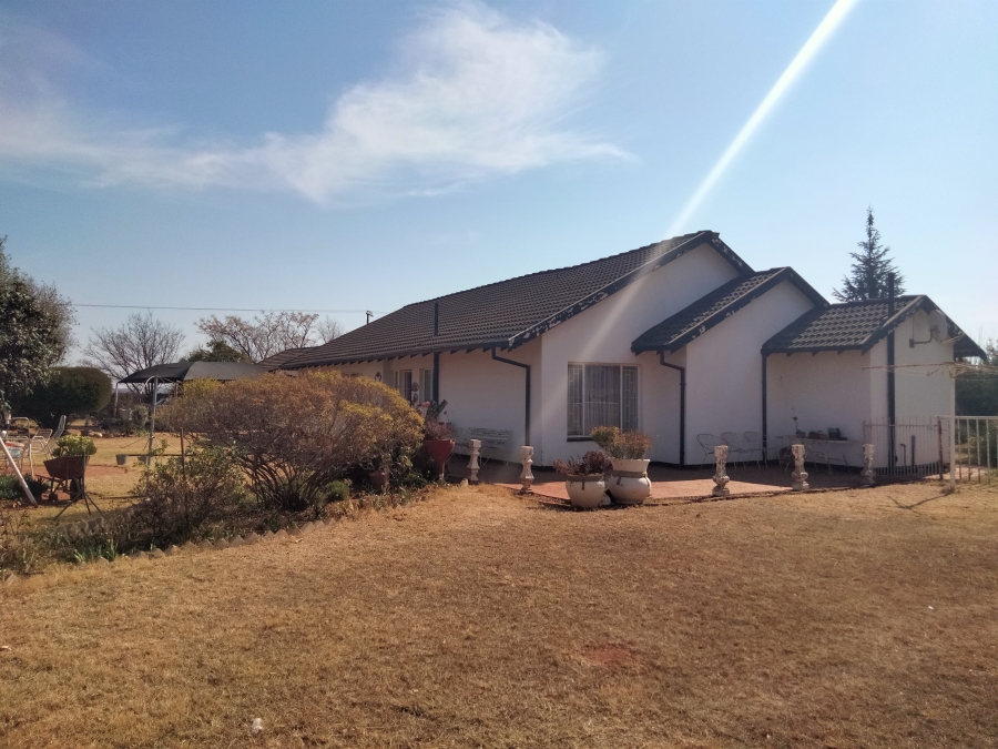 3 Bedroom Property for Sale in Tarlton Gauteng