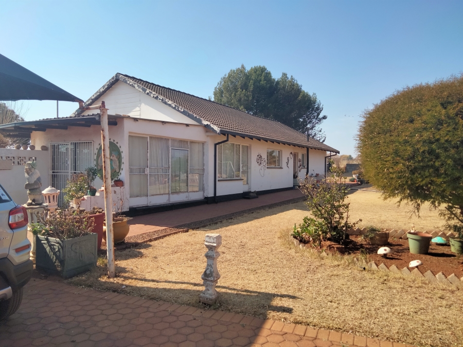 3 Bedroom Property for Sale in Tarlton Gauteng