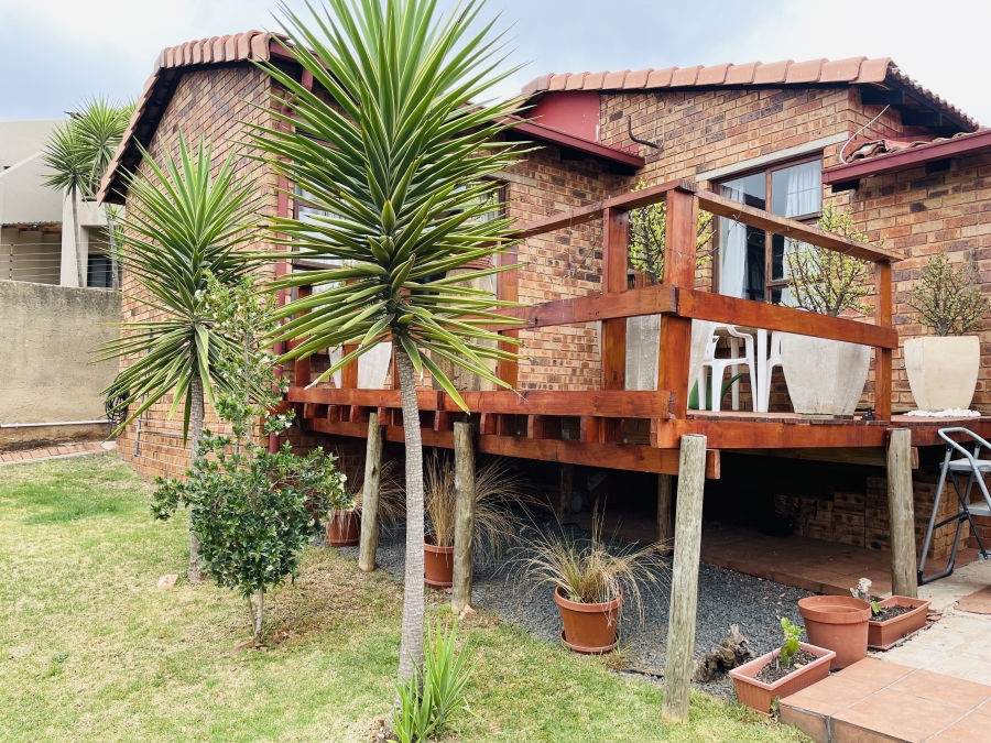 3 Bedroom Property for Sale in Rangeview Gauteng