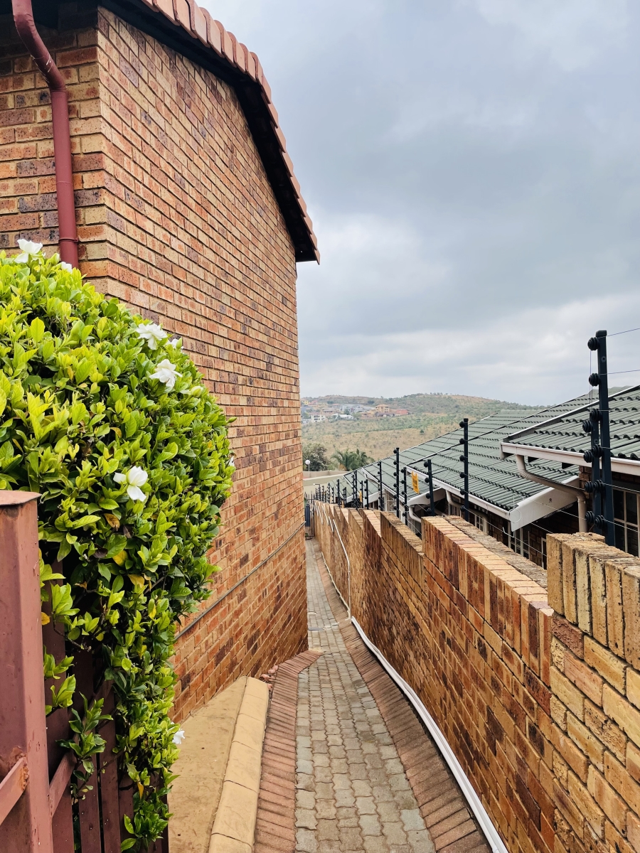 3 Bedroom Property for Sale in Rangeview Gauteng