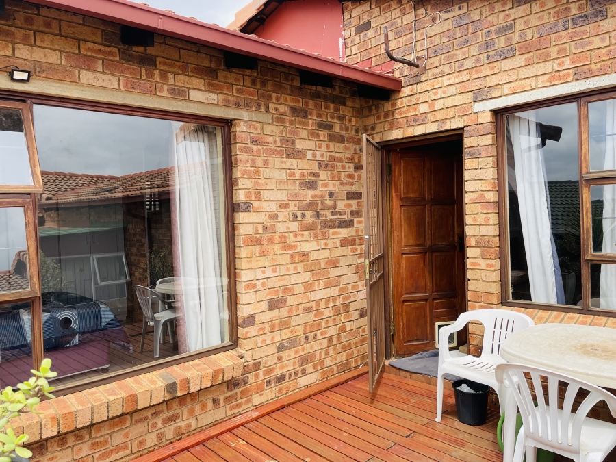 3 Bedroom Property for Sale in Rangeview Gauteng